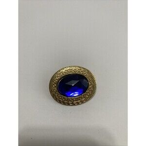 Beautiful Blue Stone Set In Gold Art deco Setting.